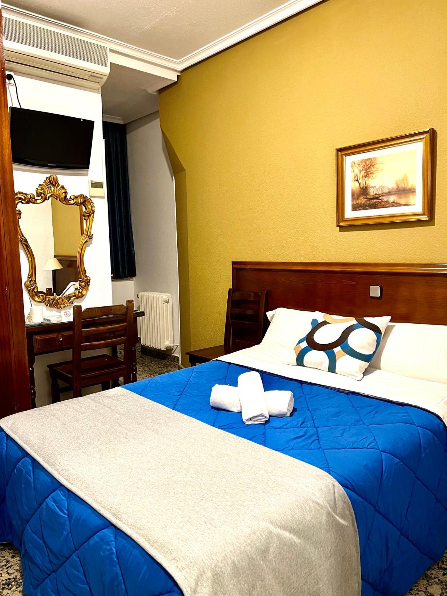 Hostal Sonsoles Madrid-Centro Exteriör bild