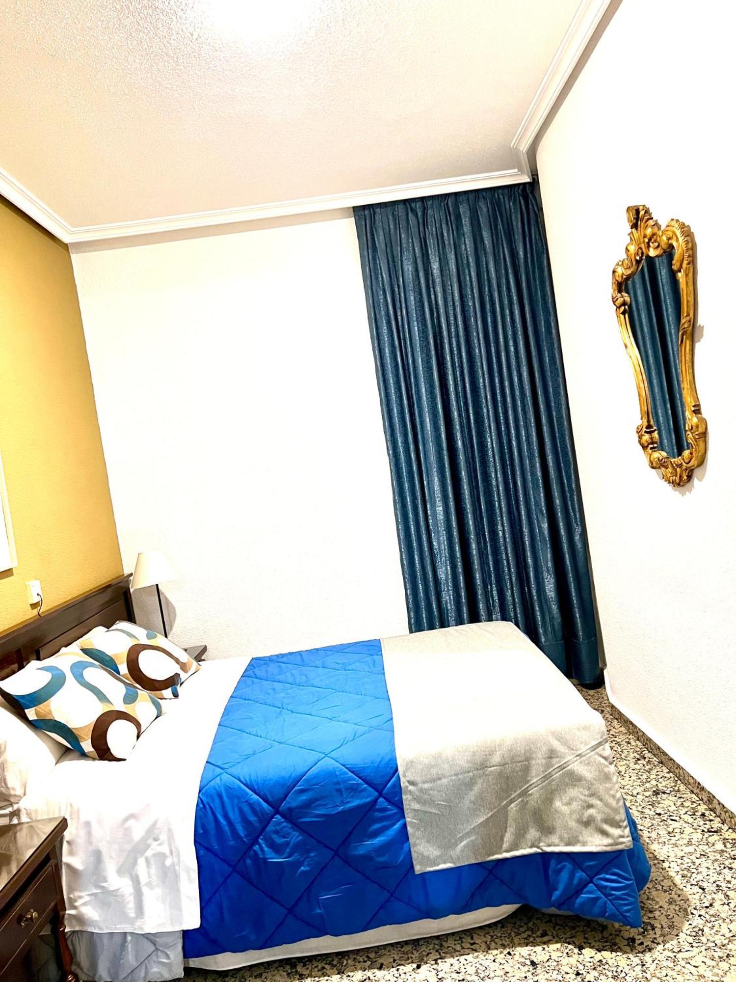 Hostal Sonsoles Madrid-Centro Exteriör bild
