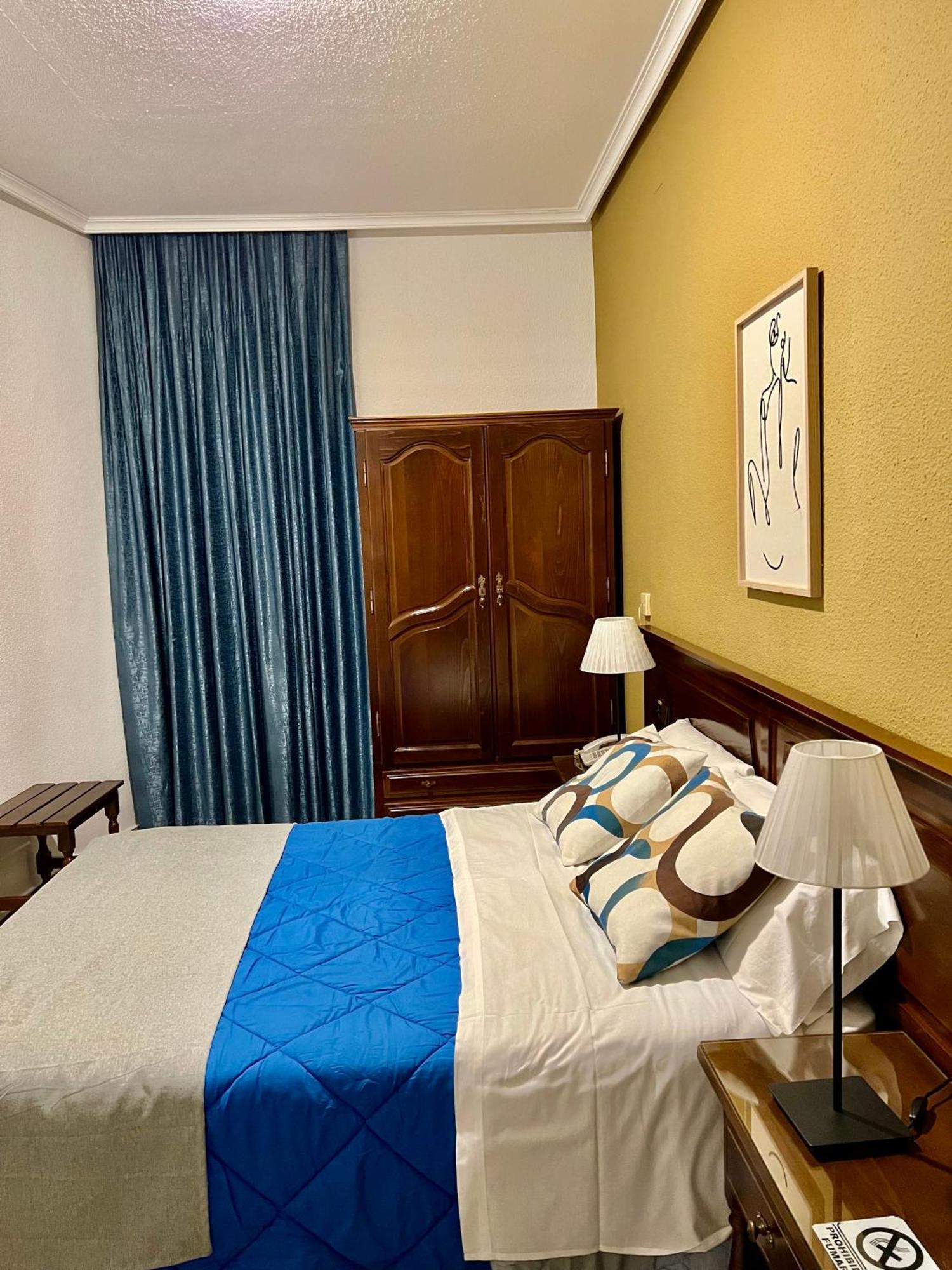 Hostal Sonsoles Madrid-Centro Exteriör bild