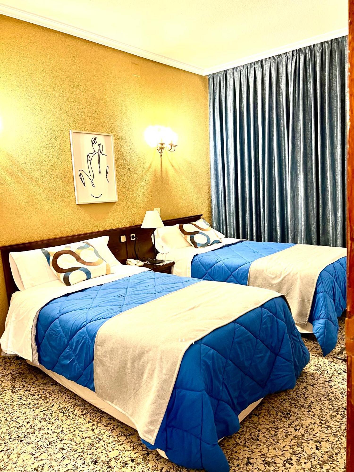Hostal Sonsoles Madrid-Centro Exteriör bild