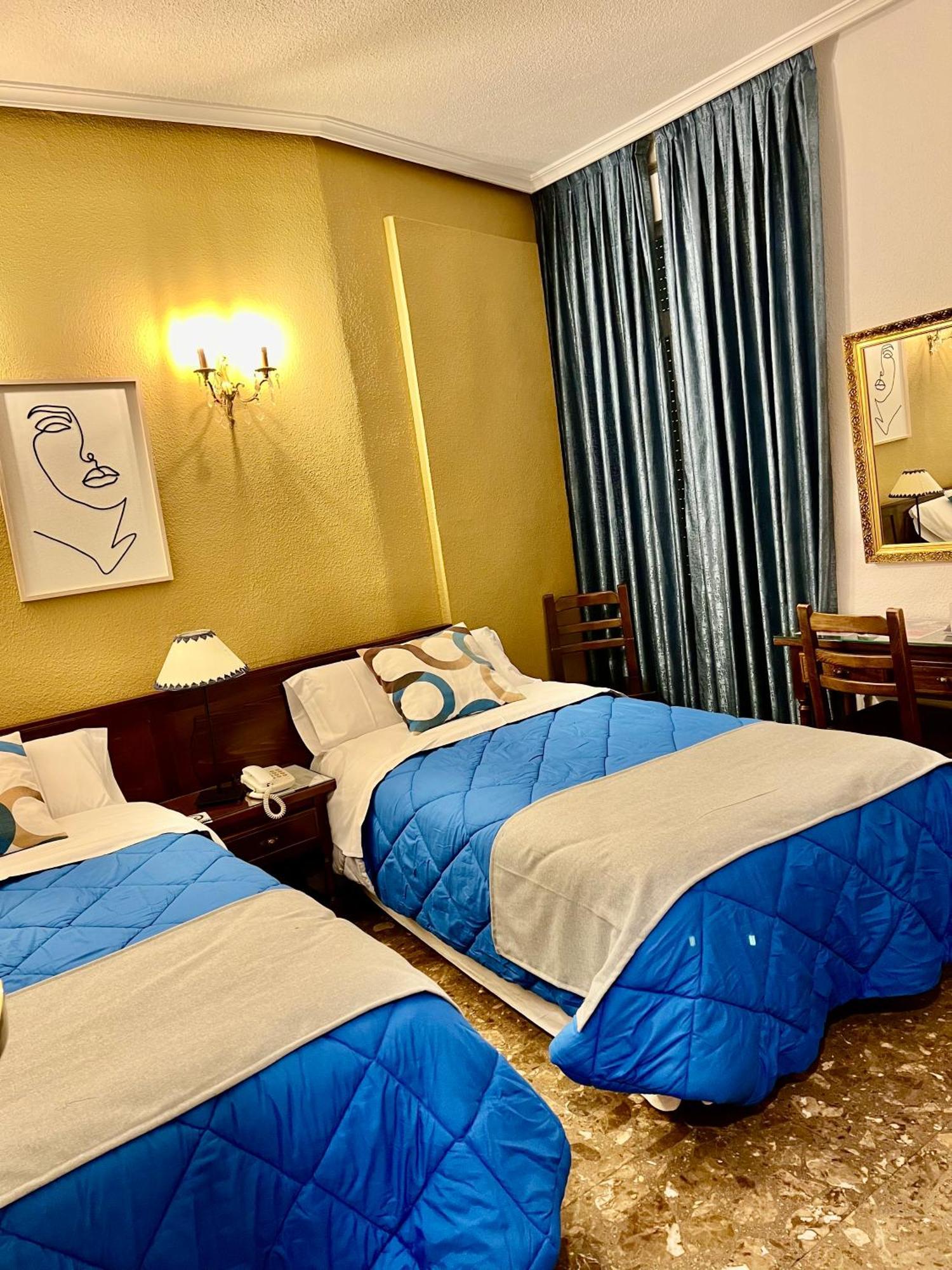 Hostal Sonsoles Madrid-Centro Exteriör bild