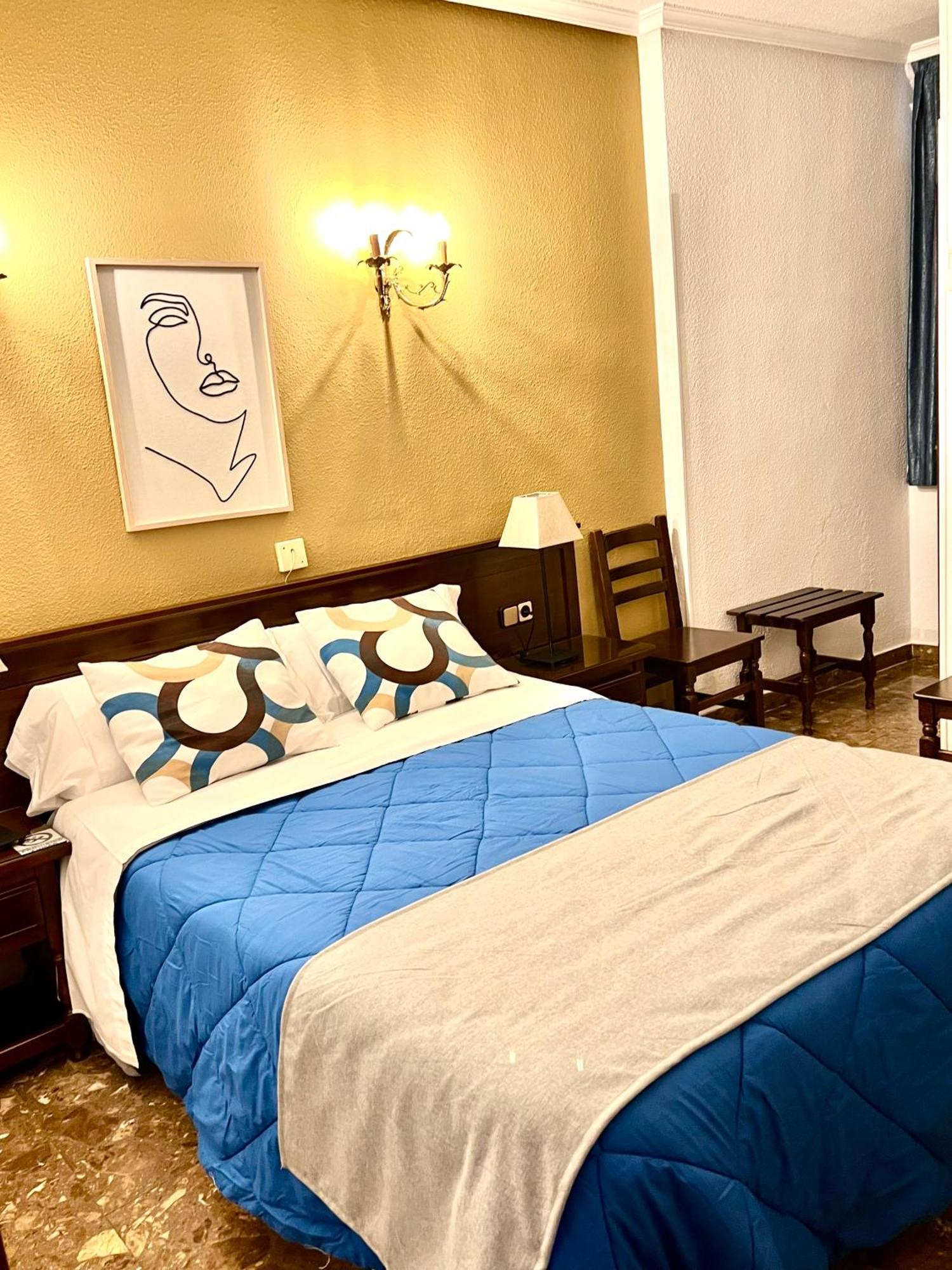 Hostal Sonsoles Madrid-Centro Exteriör bild