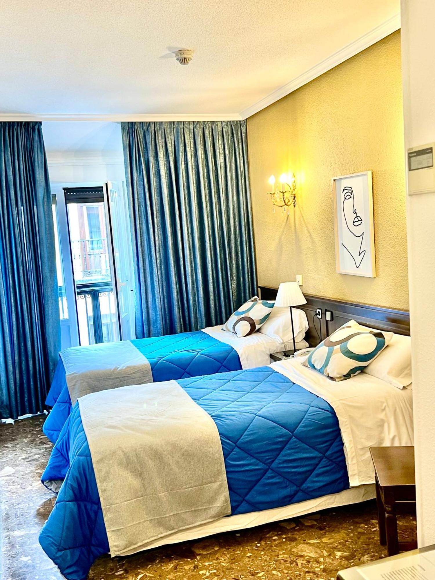 Hostal Sonsoles Madrid-Centro Exteriör bild
