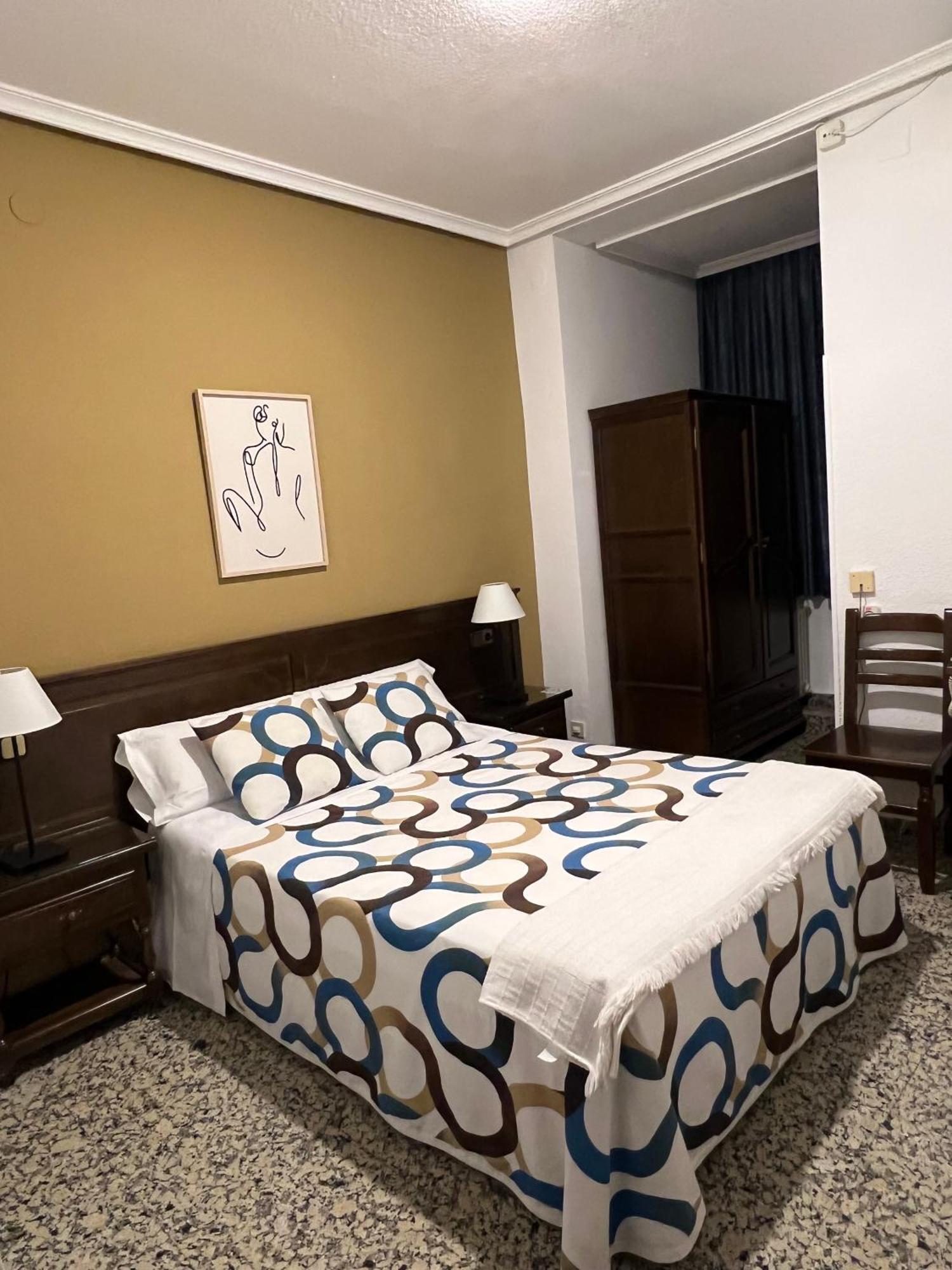 Hostal Sonsoles Madrid-Centro Exteriör bild