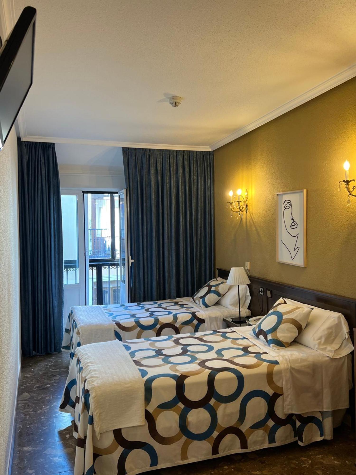 Hostal Sonsoles Madrid-Centro Exteriör bild