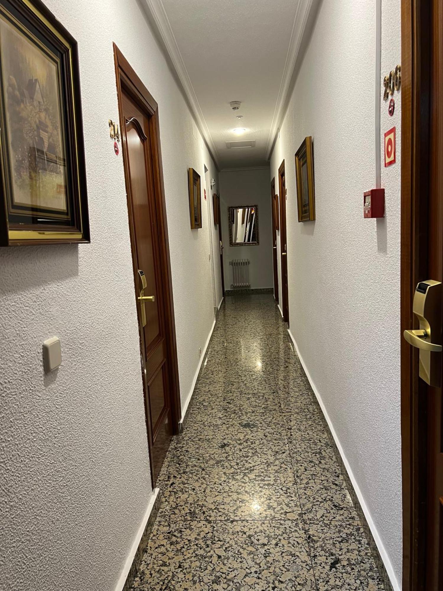 Hostal Sonsoles Madrid-Centro Exteriör bild
