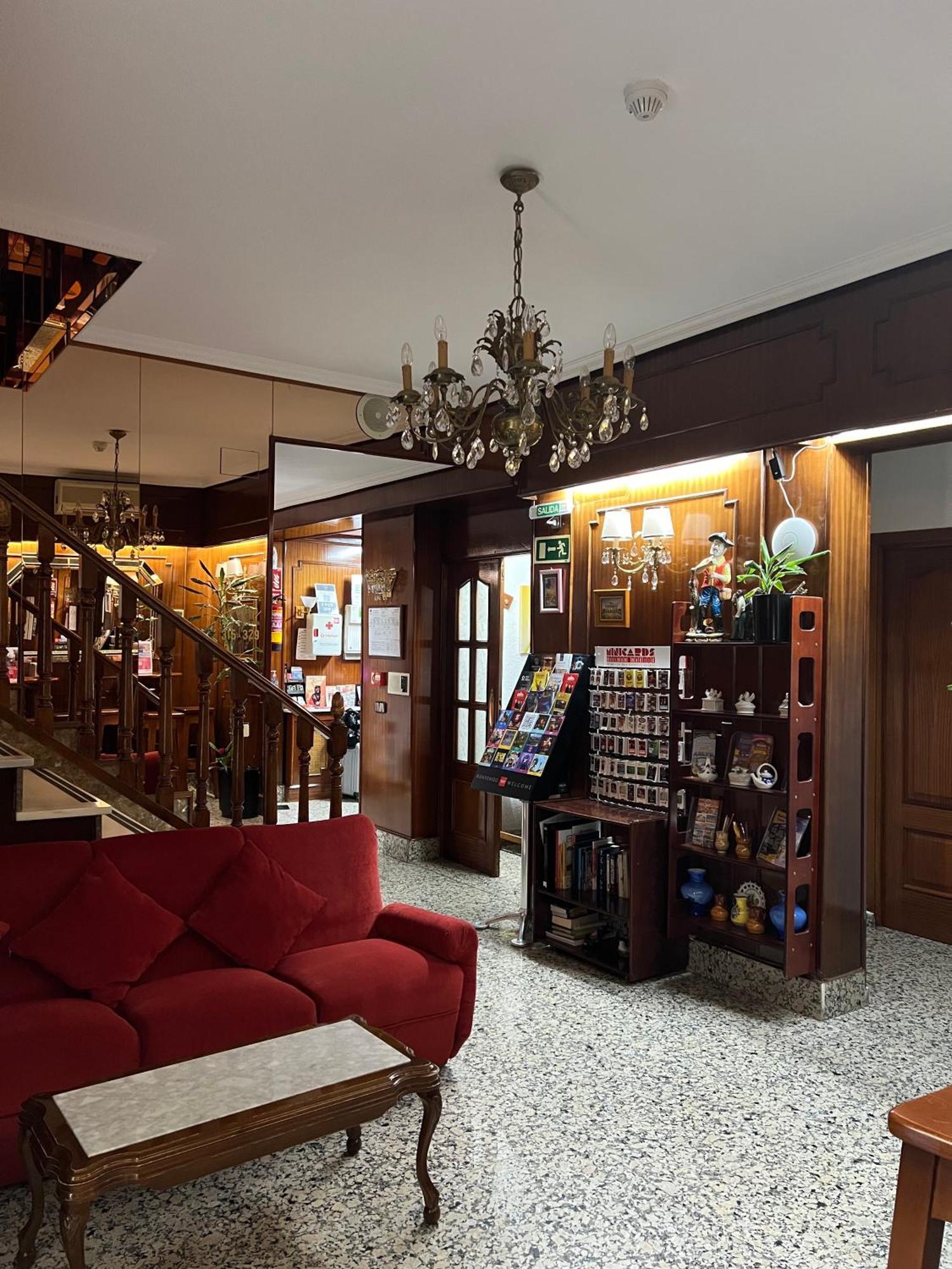 Hostal Sonsoles Madrid-Centro Exteriör bild