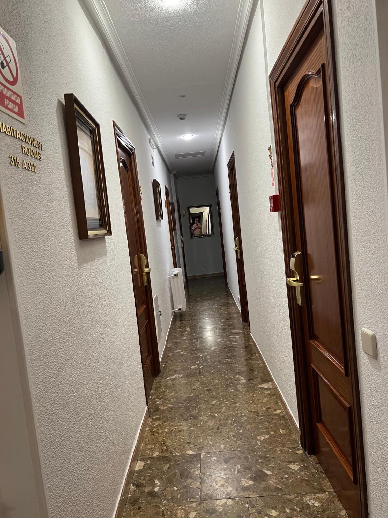 Hostal Sonsoles Madrid-Centro Exteriör bild