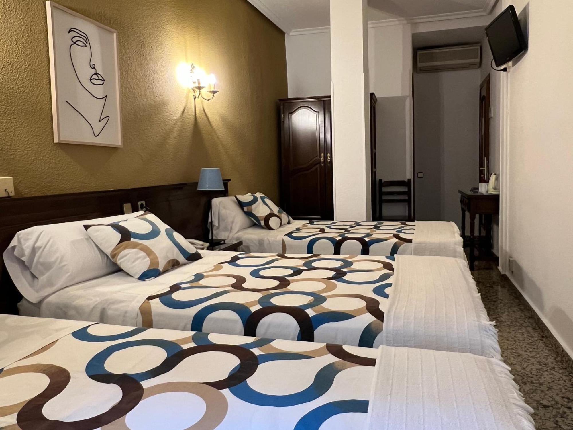 Hostal Sonsoles Madrid-Centro Exteriör bild