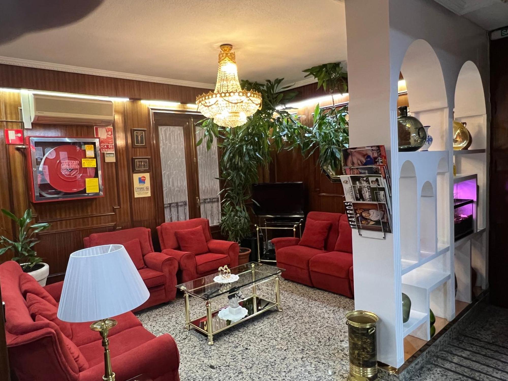 Hostal Sonsoles Madrid-Centro Exteriör bild