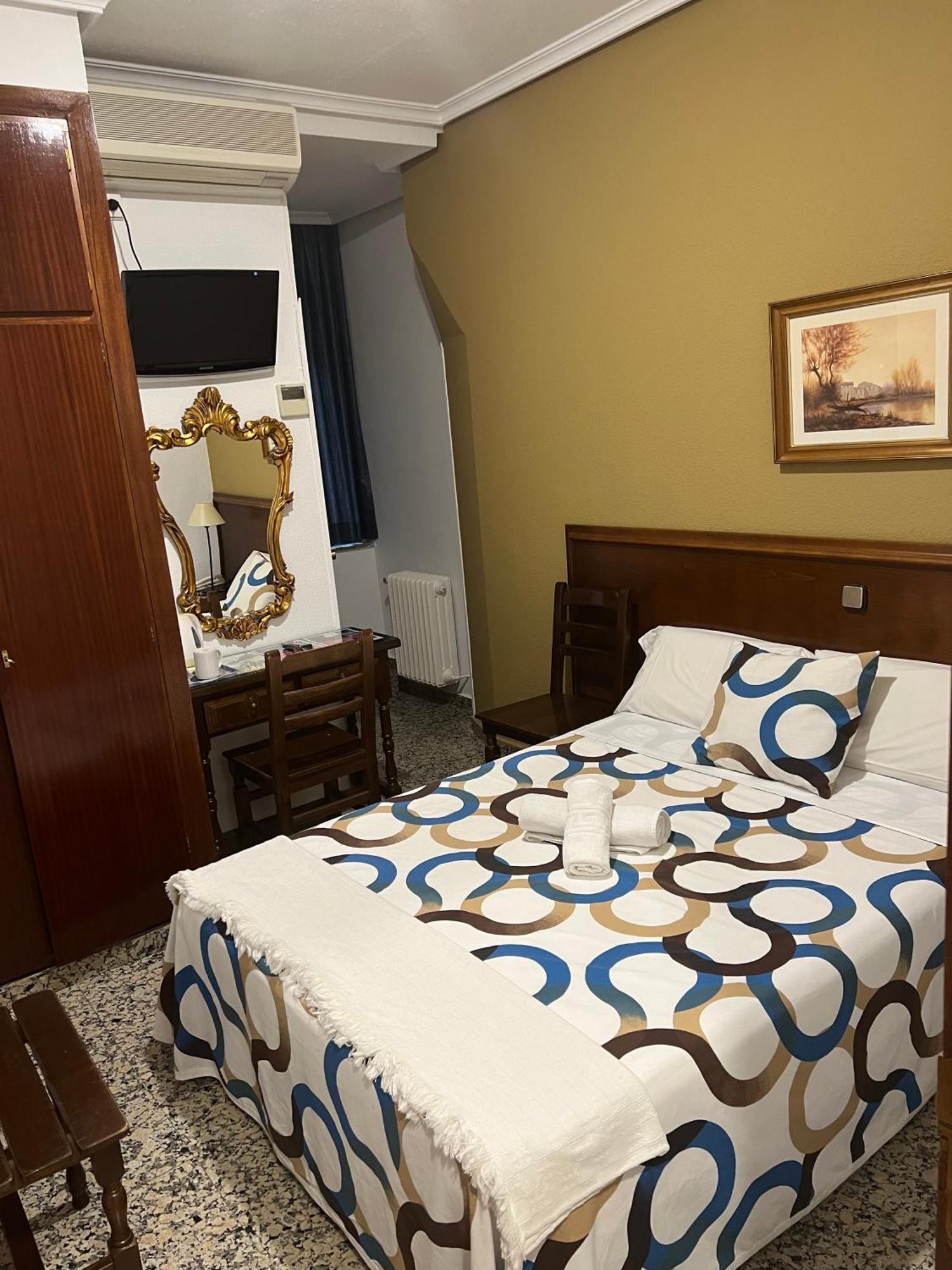 Hostal Sonsoles Madrid-Centro Exteriör bild