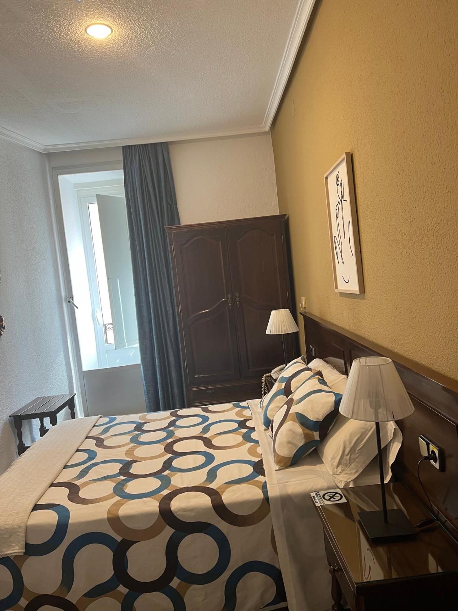 Hostal Sonsoles Madrid-Centro Exteriör bild